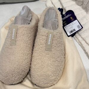 Bombas Beige Fleece Slippers